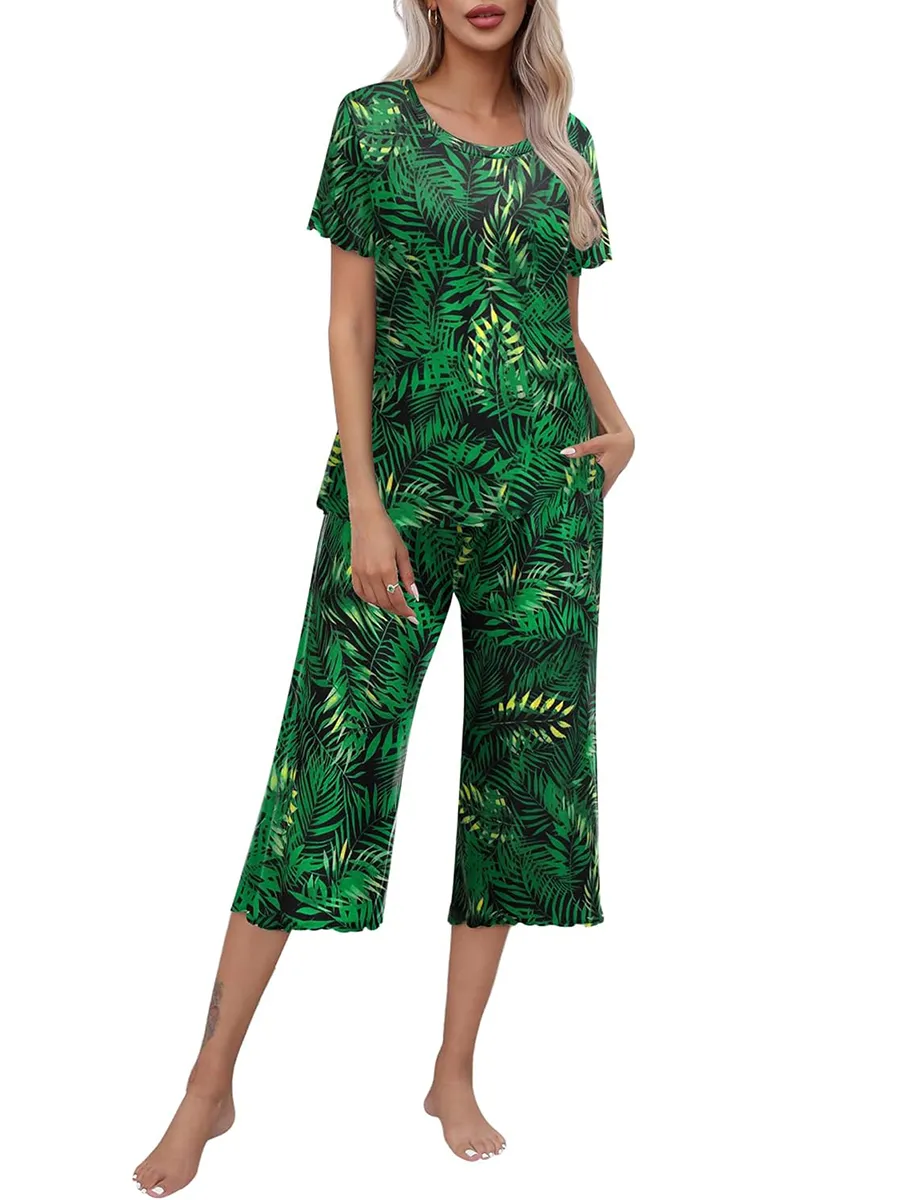 💖🔥Limited time offer, last day 57% off🌺Women's printed short-sleeved top with cropped pants casual pajama set