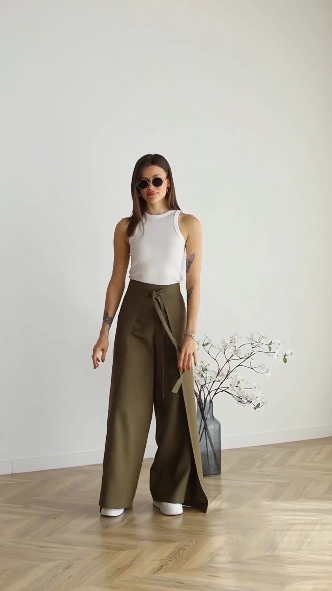 🔥This month's best-selling products🔥Women's Solid Color Strappy Trousers