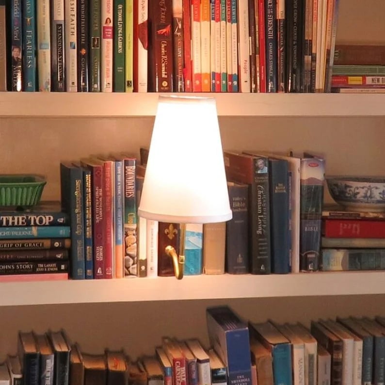 Wyhsports - The "Classic" Literary Lamp - Battery Powered