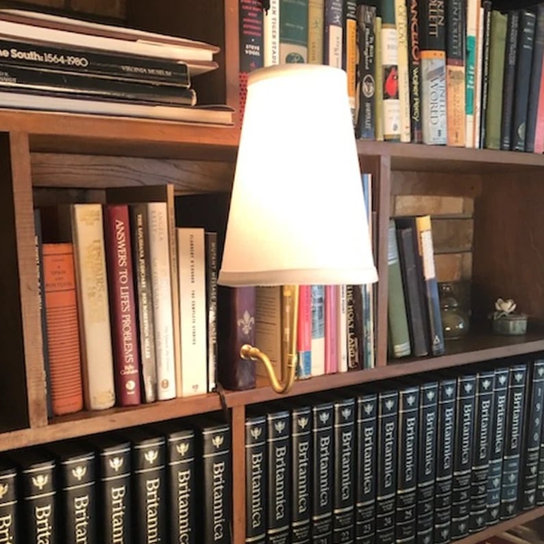 Wyhsports - The "Classic" Literary Lamp - Battery Powered